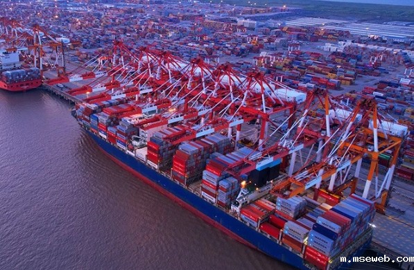 框架箱海运以其独特的优势，成为了众多企业和个人跨境运输的首选